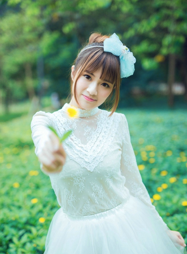 戏，这么演，叫戏，那么演，也叫戏，这一场下了，那一场上来，看戏的，是自己，上台的，也是自己。你是自由的，你有权利以自己的方式表达自己的路。他人喜不喜欢你走出来的路，不是你的事情，因为，毕竟，你没有强迫任何人。